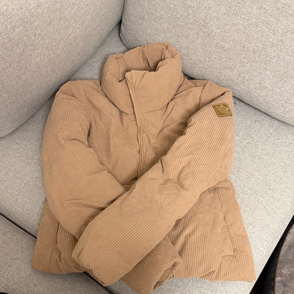 UNDER ARMOUR Tan Cropped Puffer Jacket